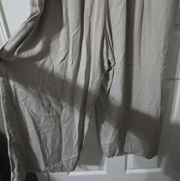 Simply Vera Wang Wide Cropped Leg Utility Jumpsuit in Khaki, Belted, XXL, EUC! - Picture 12 of 13